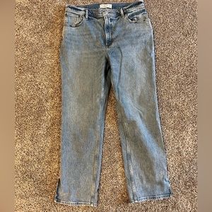 Abercrombie 90s Straight Ultra High Rise Ankle Slit
